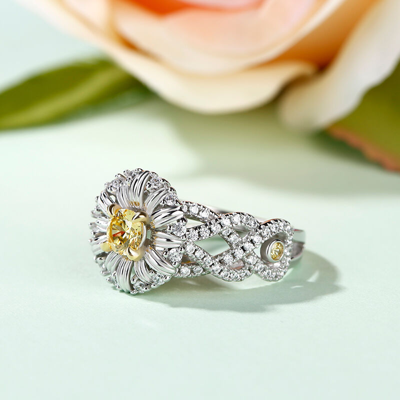 Daisy Intertwined yellow Round Cut Sterling Silver Ring